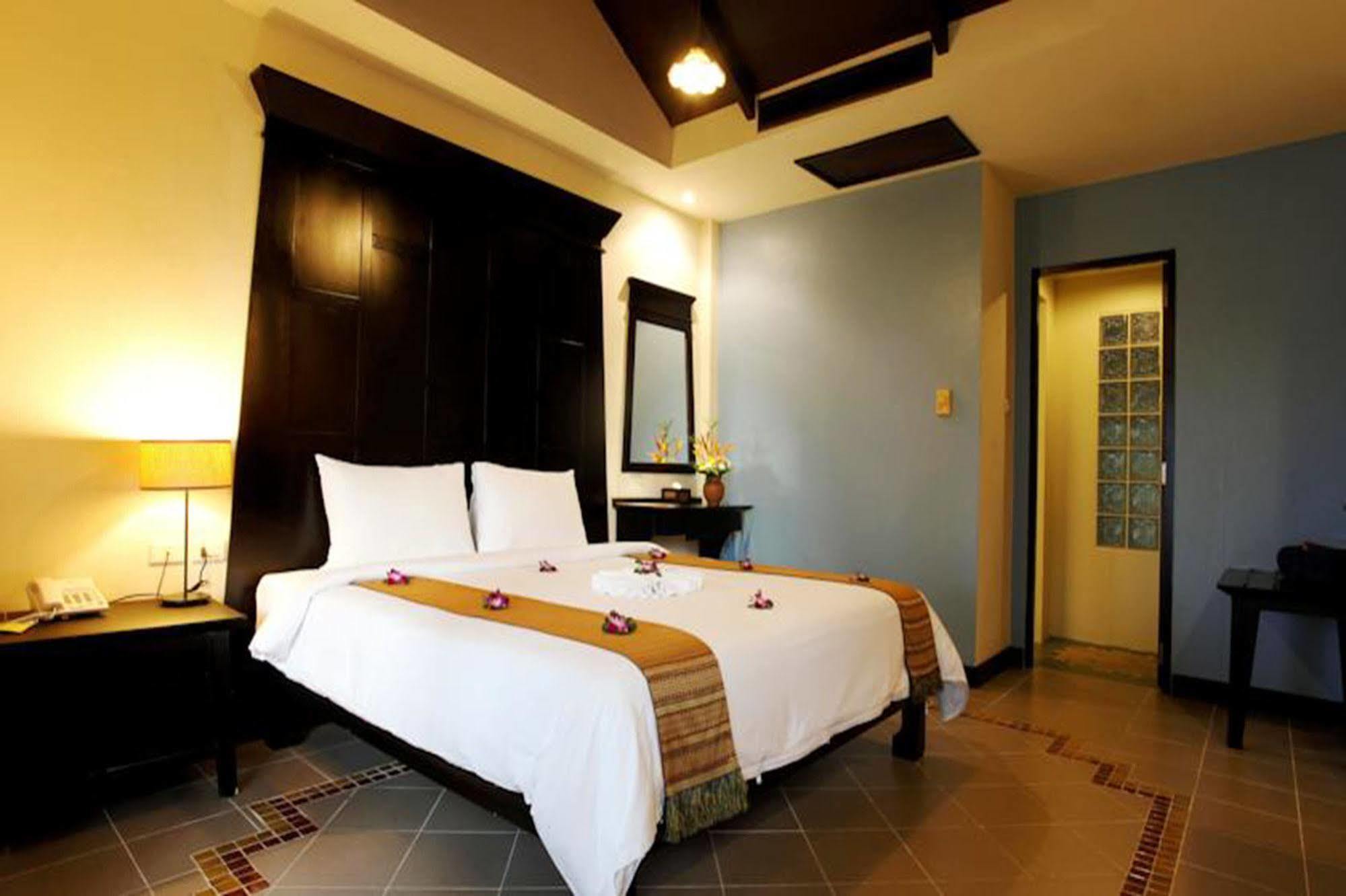Patong Cottage Resort Экстерьер фото